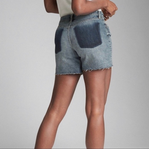 GAP Mid Rise 5" Denim Shorts with Shadow Pockets - Picture 3 of 7